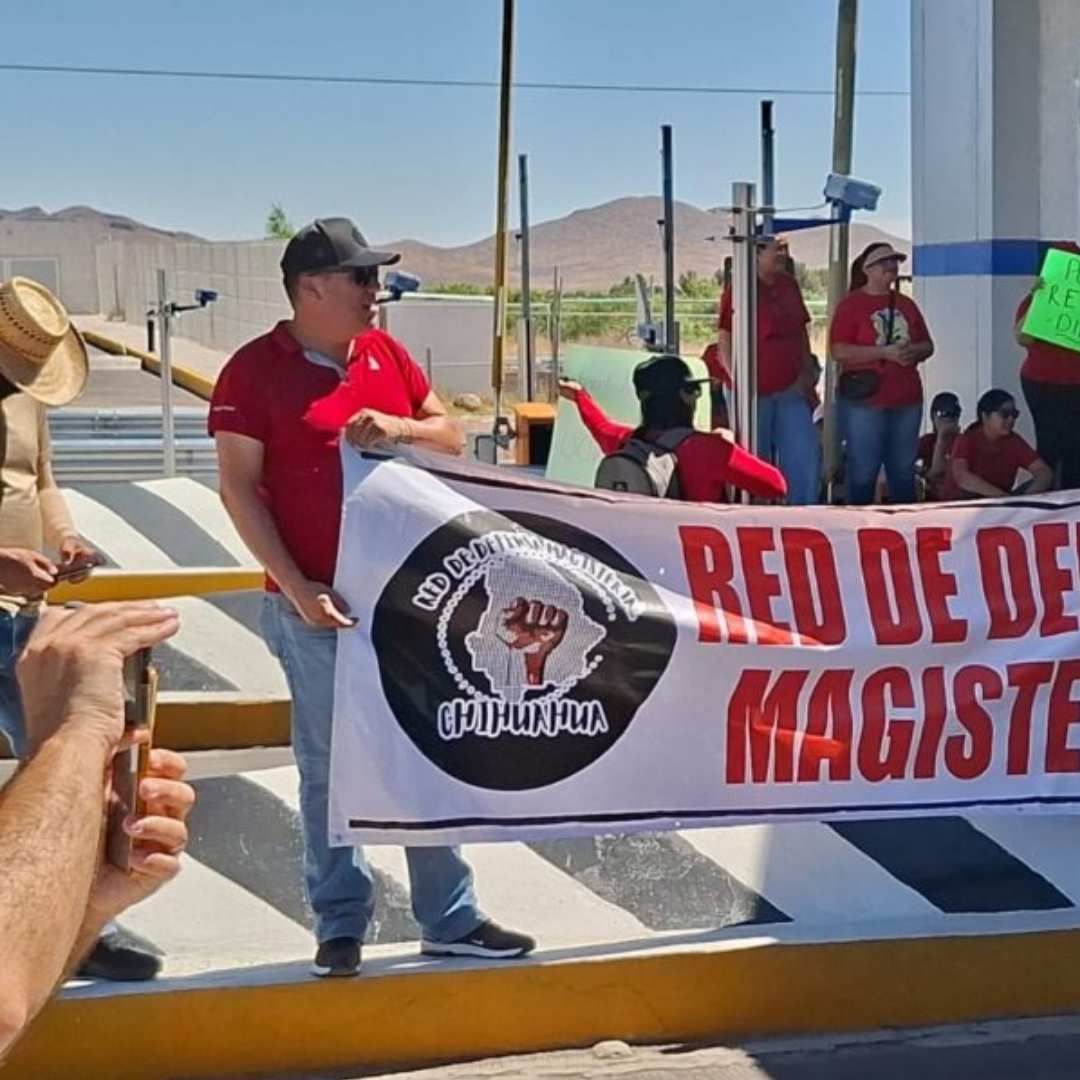 Maestros liberan caseta de Sacramento en Chihuahua durante manifestación